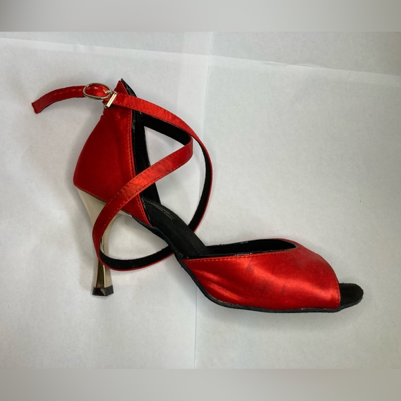 *SOLD ELSEWHERE* Red satin GFranco Latin dance shoes - Picture 5 of 10